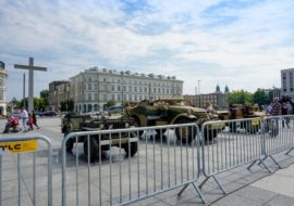 Barierki CITY TLC Rental na Placu Piłsudskiego